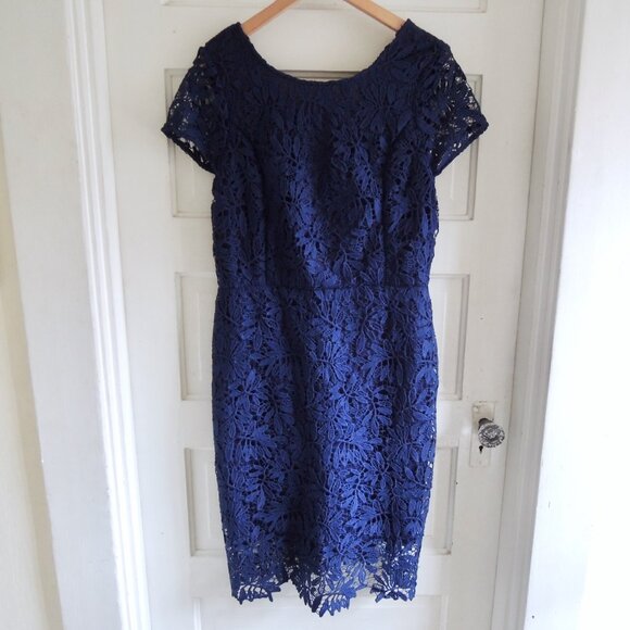 Lulus Dresses & Skirts - Lulus Blue Floral Lace Overlay Cocktail Sheath Dress XL